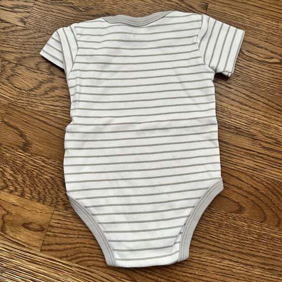 Blue and grey short sleeve onesie bodysuit bundle, size 3-6 month (set of 3) - Picture 3 of 9